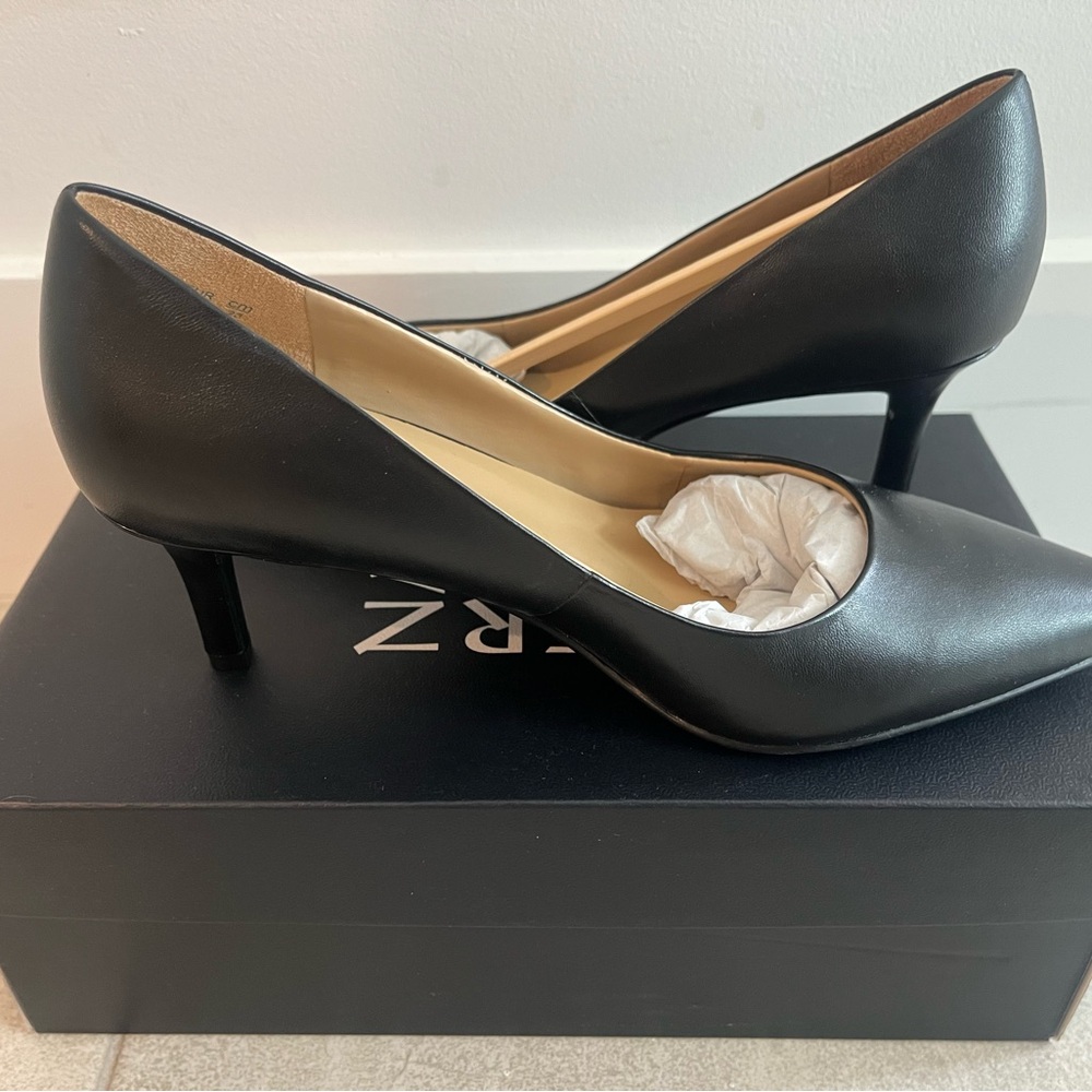 Naturalizer Black Pointed Toe Heels